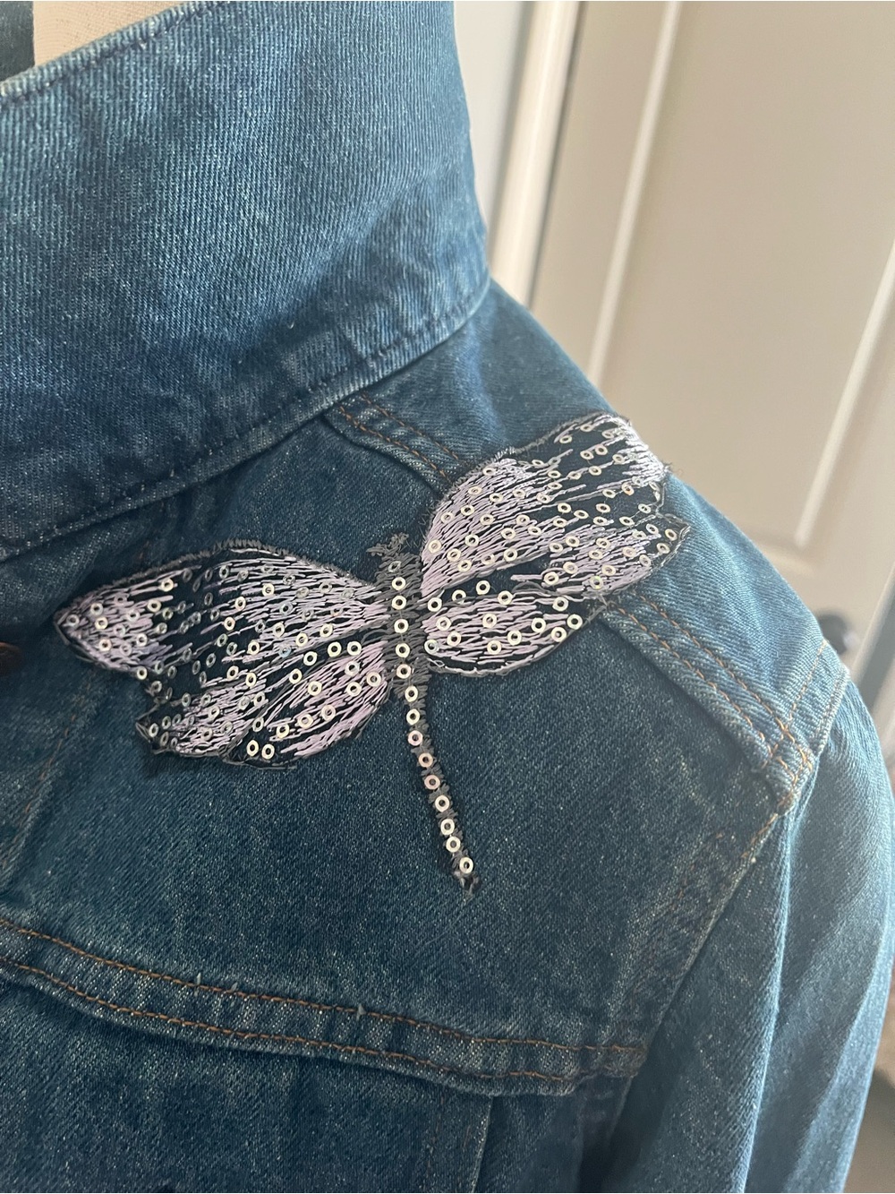 Levi's Blue Denim Jacket with Sequin Dragonfly Embellishments - Picture 4 of 7